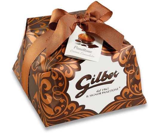 Panettone su juodojo šokolado kremu
